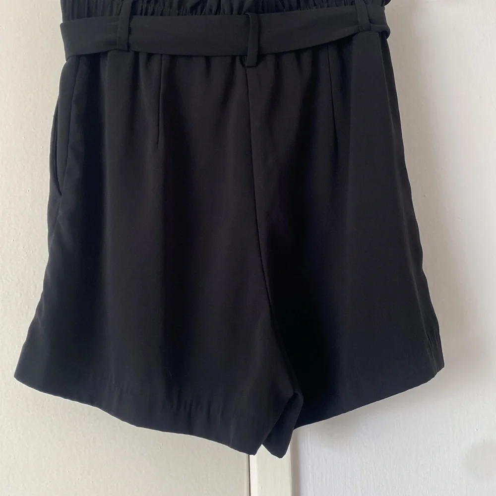 Like new! DRESSY PAPERBAG BLACK SHORTS BY H&M SIZE 4 - Picture 4 of 9